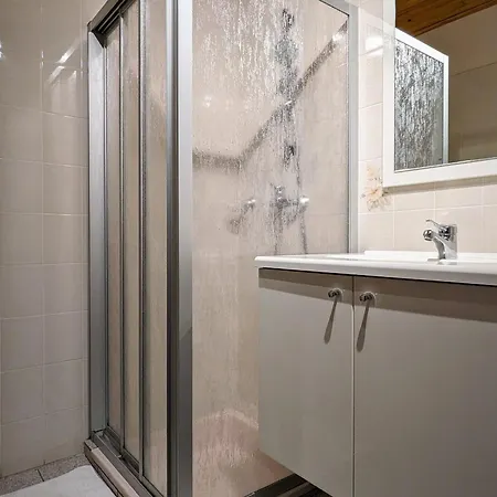 Avec Terrasse Privative Et Jardin Fleuri A Saugues, Inclus - Fr-1-582-90 소그