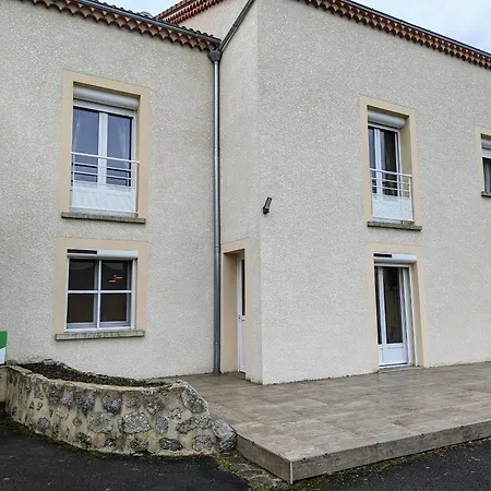 Avec Terrasse Privative Et Jardin Fleuri A Saugues, Inclus - Fr-1-582-90 *
