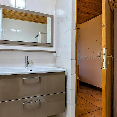 Avec Terrasse Privative Et Jardin Fleuri A Saugues, Inclus - Fr-1-582-90 펜션 *