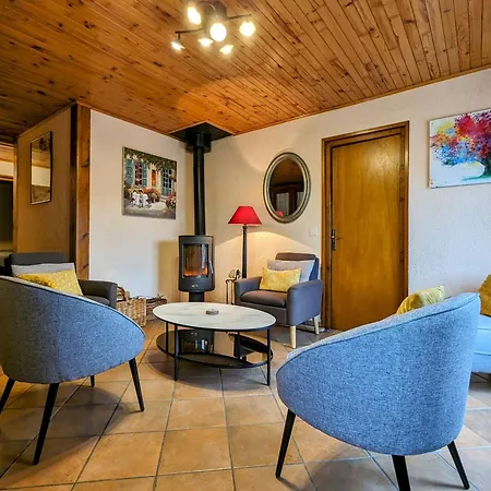 Avec Terrasse Privative Et Jardin Fleuri A Saugues, Inclus - Fr-1-582-90 * 소그